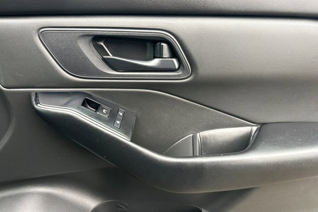 Used 2024 Nissan Rogue S image 20