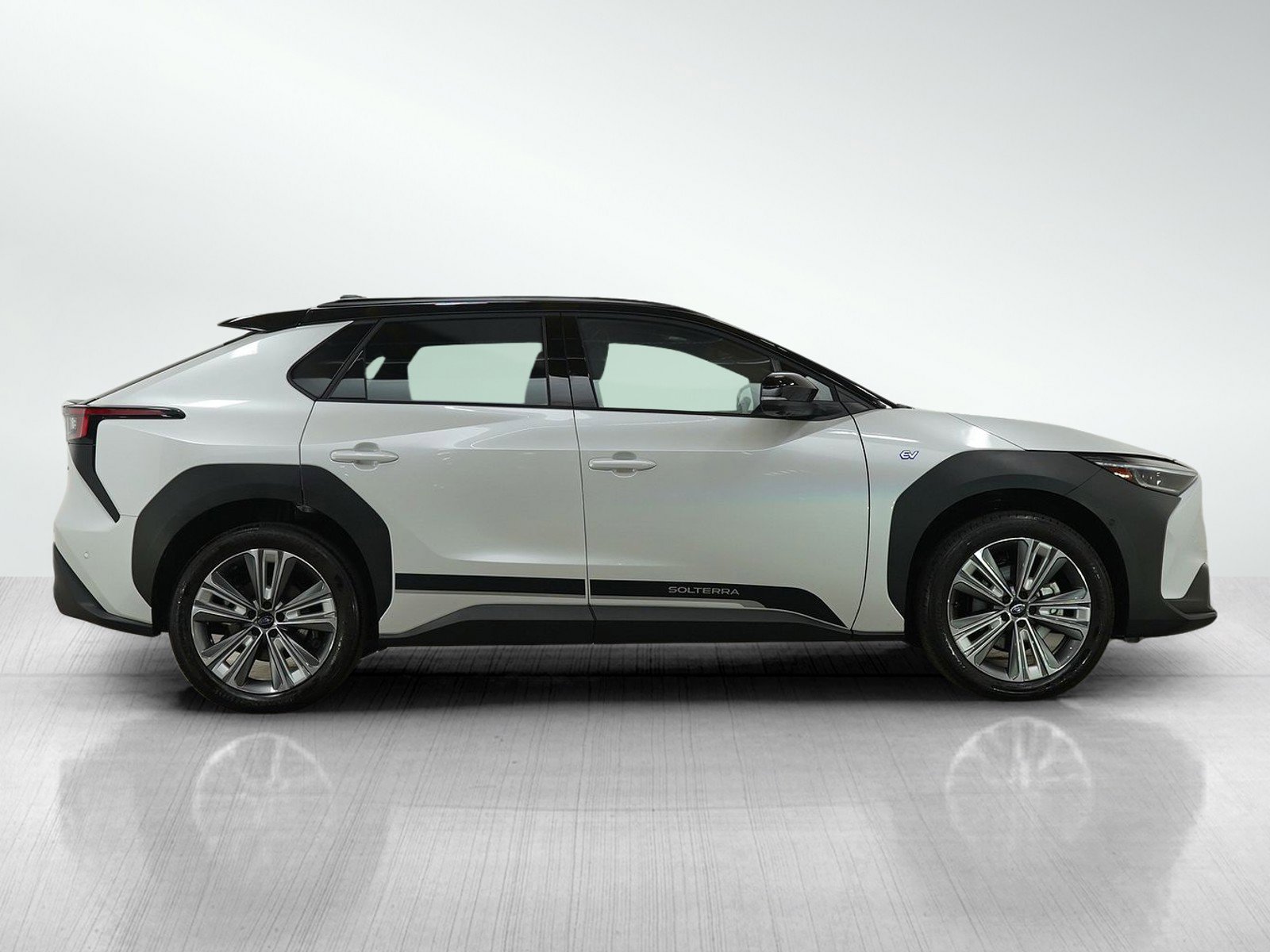 Used 2024 Subaru Solterra Touring w/ Touring Package image 6