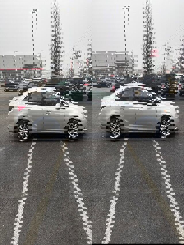 Used 2012 Buick Verano Leather image 5