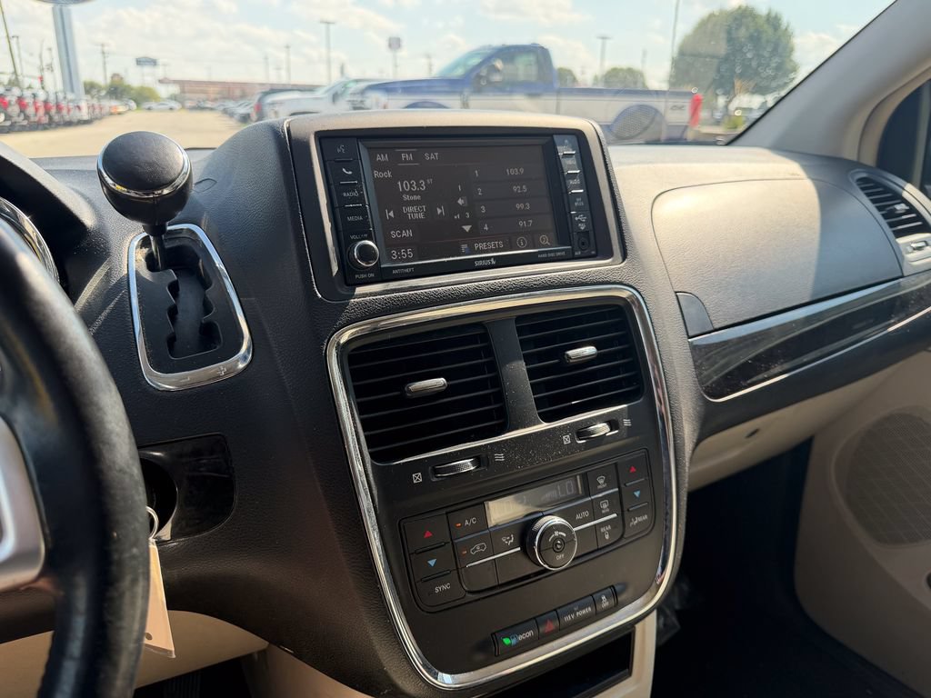 Used 2013 Dodge Grand Caravan Crew FWD image 21