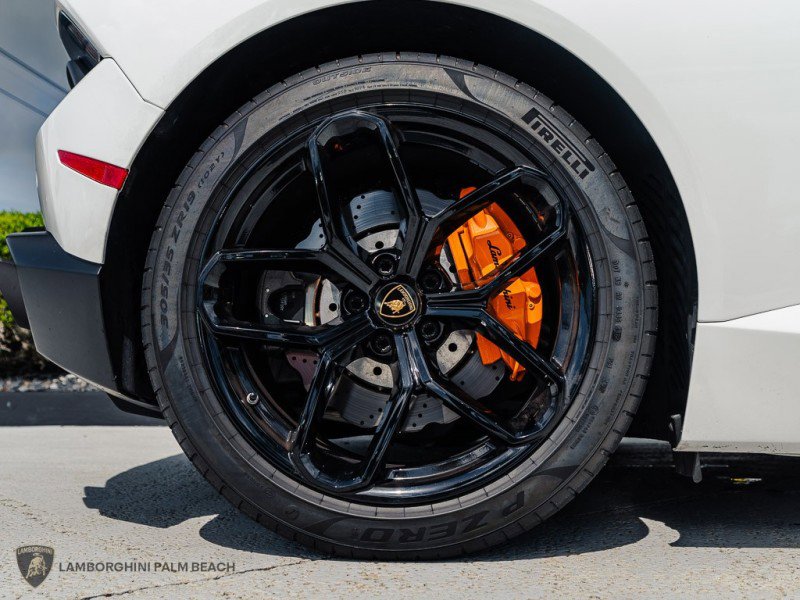 Used 2019 Lamborghini Huracan LP 580-2 RWD image 33