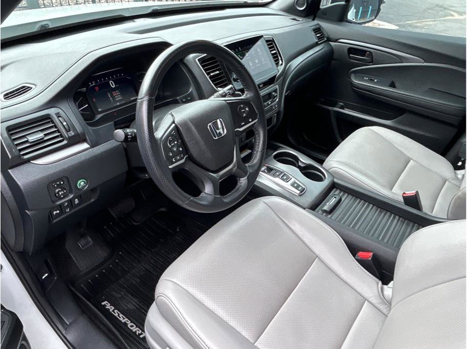 Used 2022 Honda Passport EX-L image 2