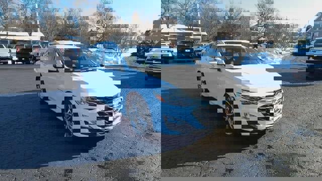 Certified 2024 Chevrolet Malibu LT image 2