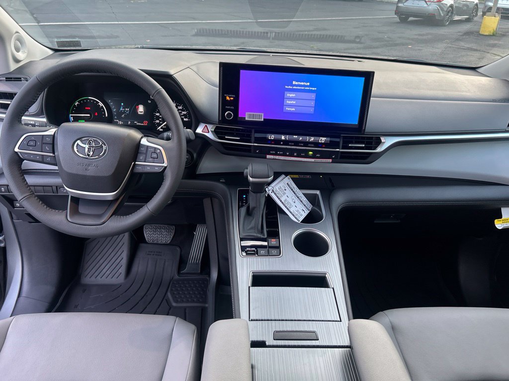 New 2026 Toyota Sienna XLE AWD/4WD image 12