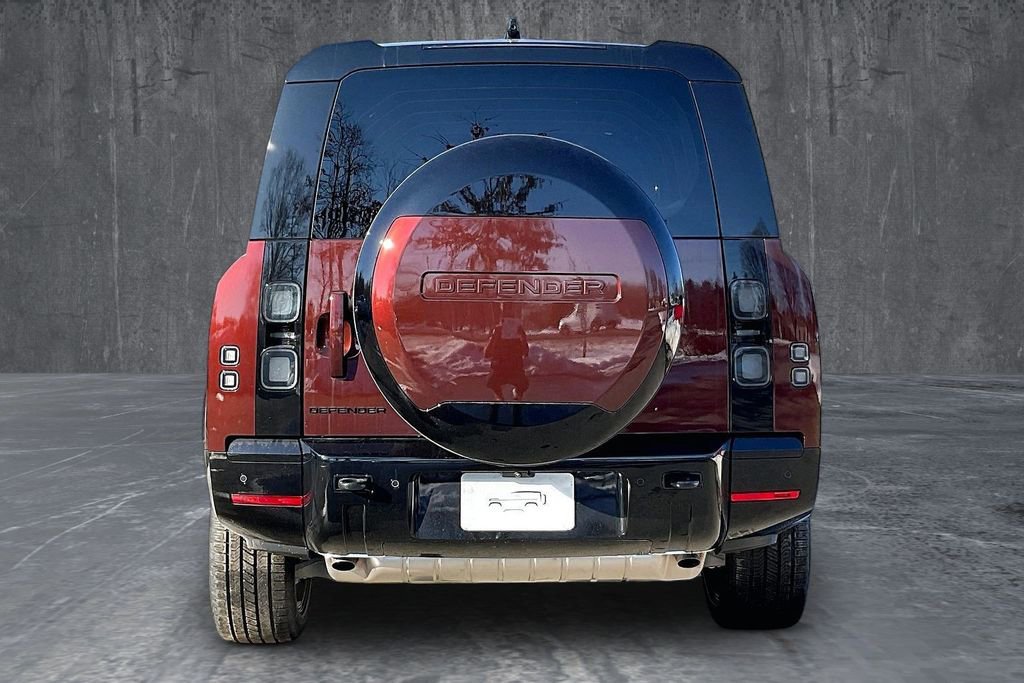 New 2026 Land Rover Defender 130 X-Dynamic SE image 4