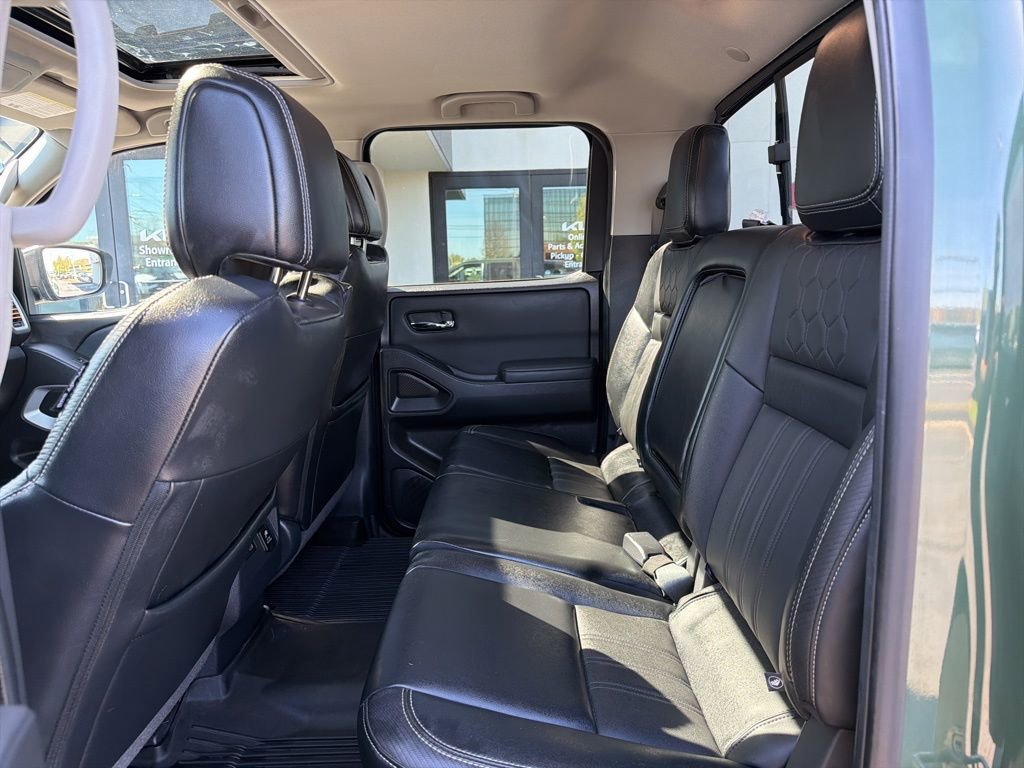 Used 2022 Nissan Frontier SV w/ SV Premium Package AWD/4WD image 16