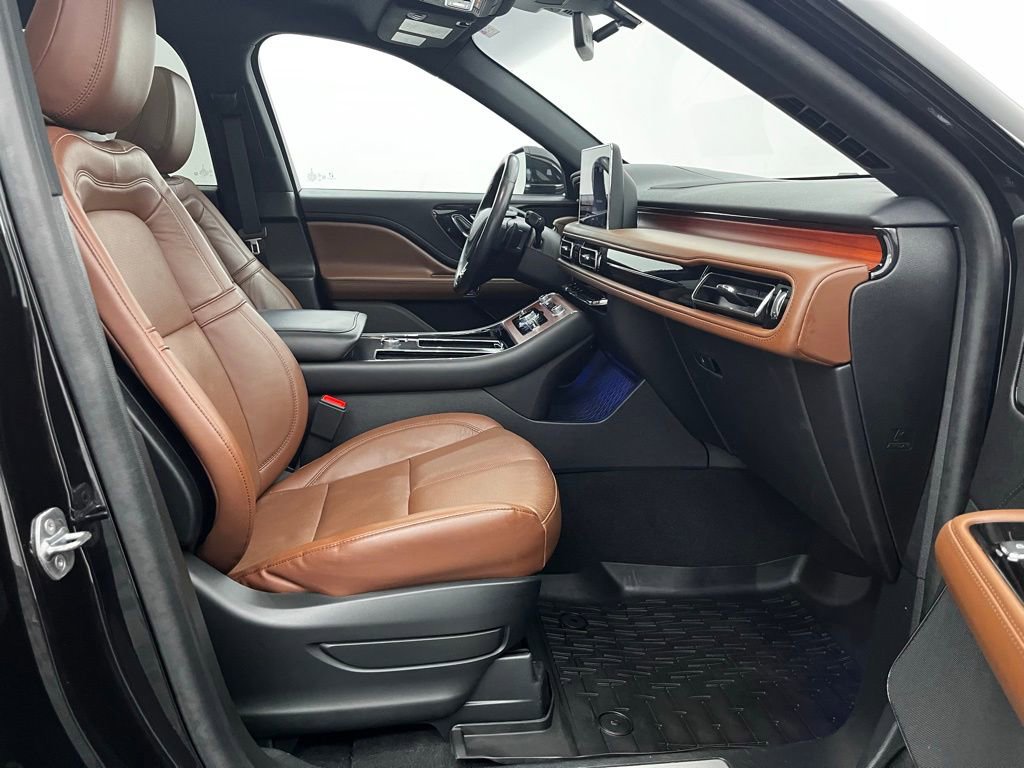 Used 2023 Lincoln Aviator Reserve w/ Equipment Group 201A AWD/4WD image 34
