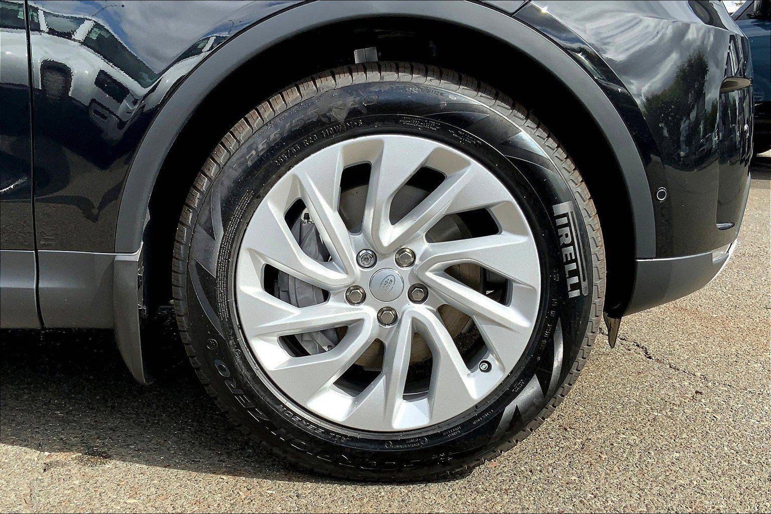 New 2025 Land Rover Discovery S AWD/4WD image 7