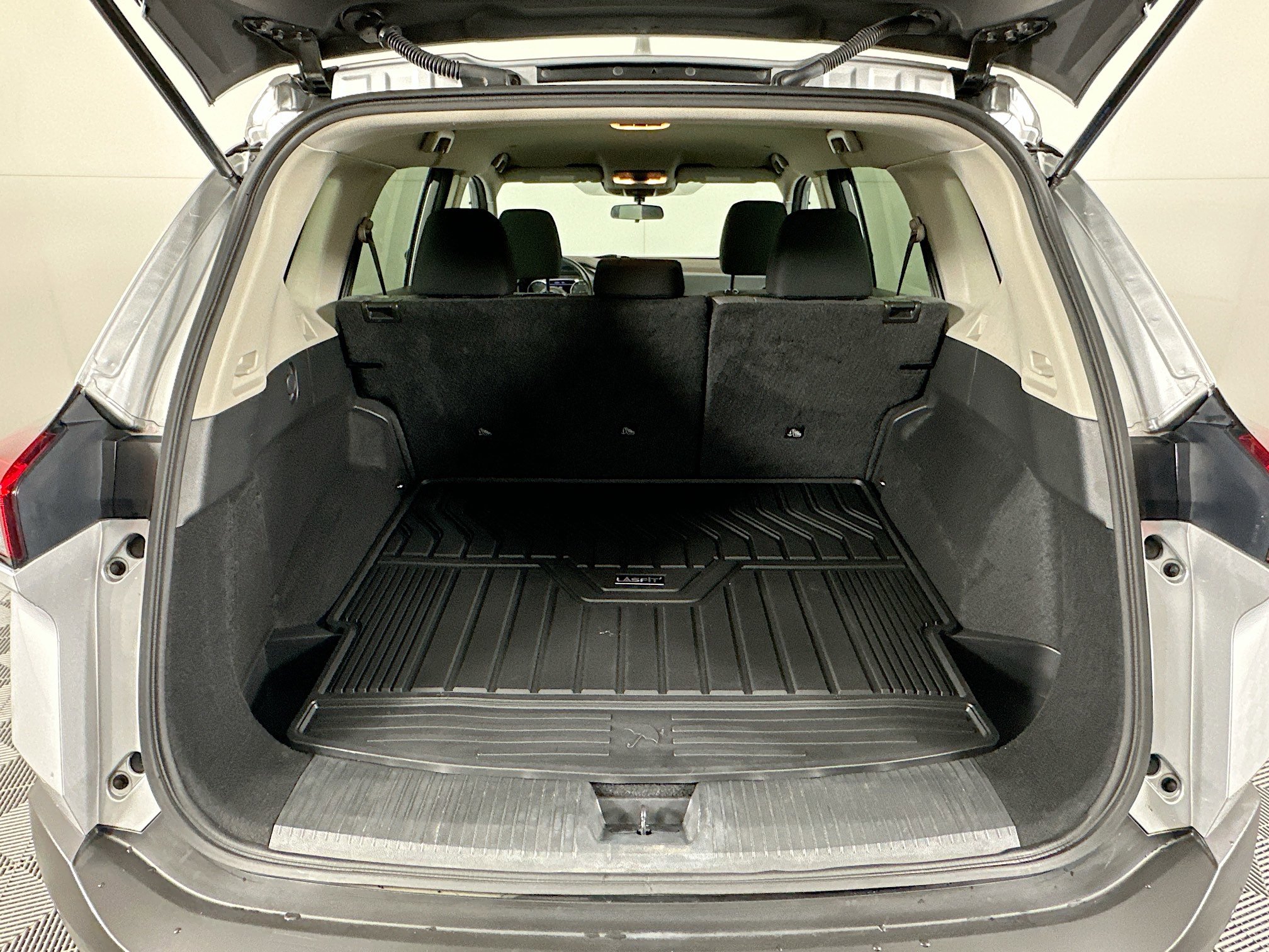 Used 2022 Nissan Rogue SV image 26