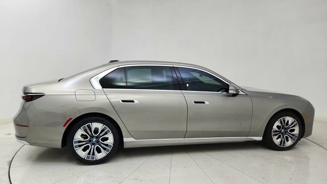 Used 2023 BMW i7 xDrive60 image 14