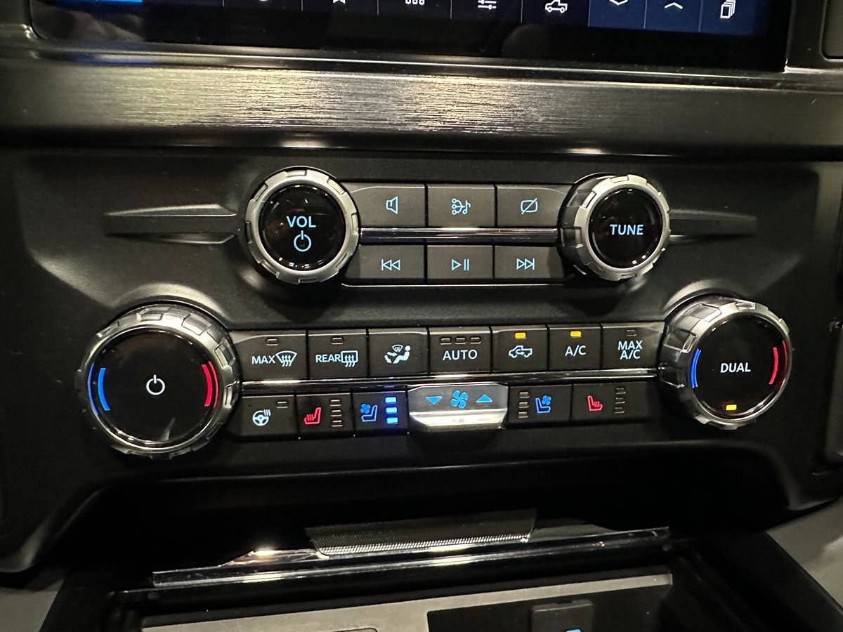Used 2024 Ford F250 Lariat w/ Lariat Ultimate Package AWD/4WD image 39