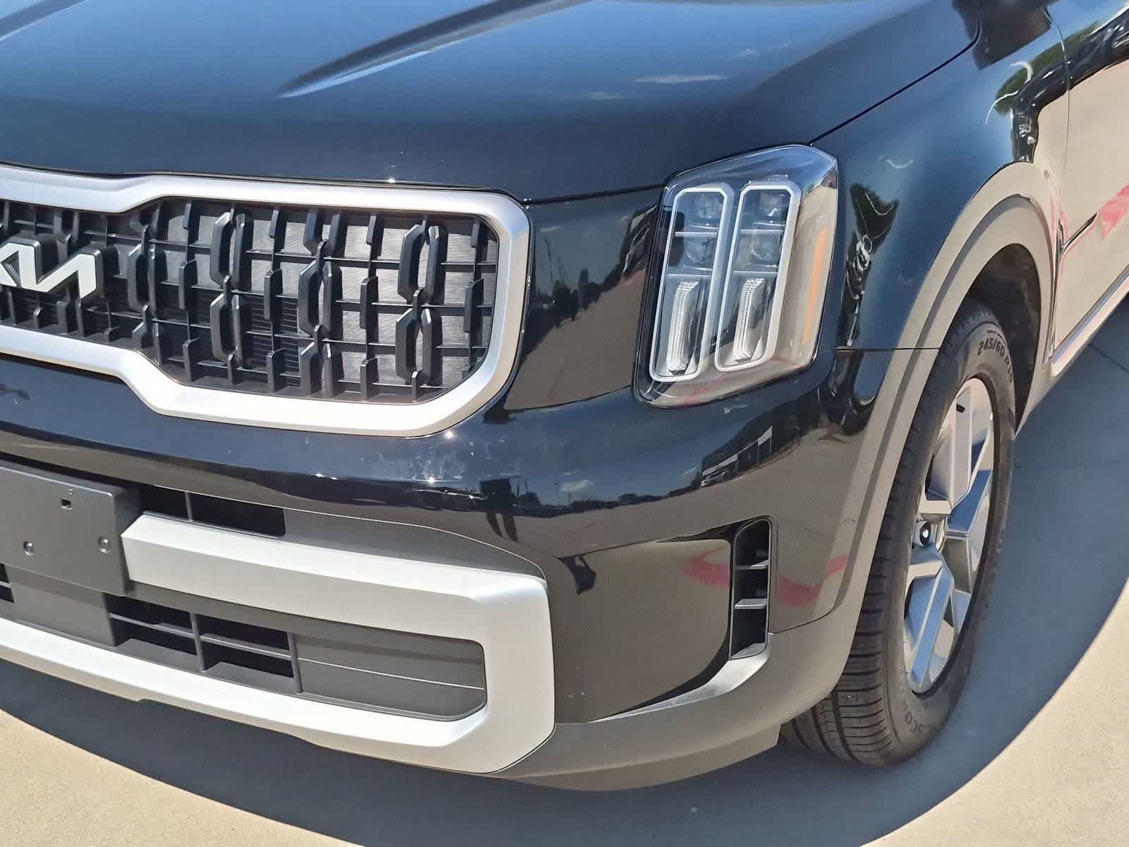 Used 2025 Kia Telluride LX FWD image 10