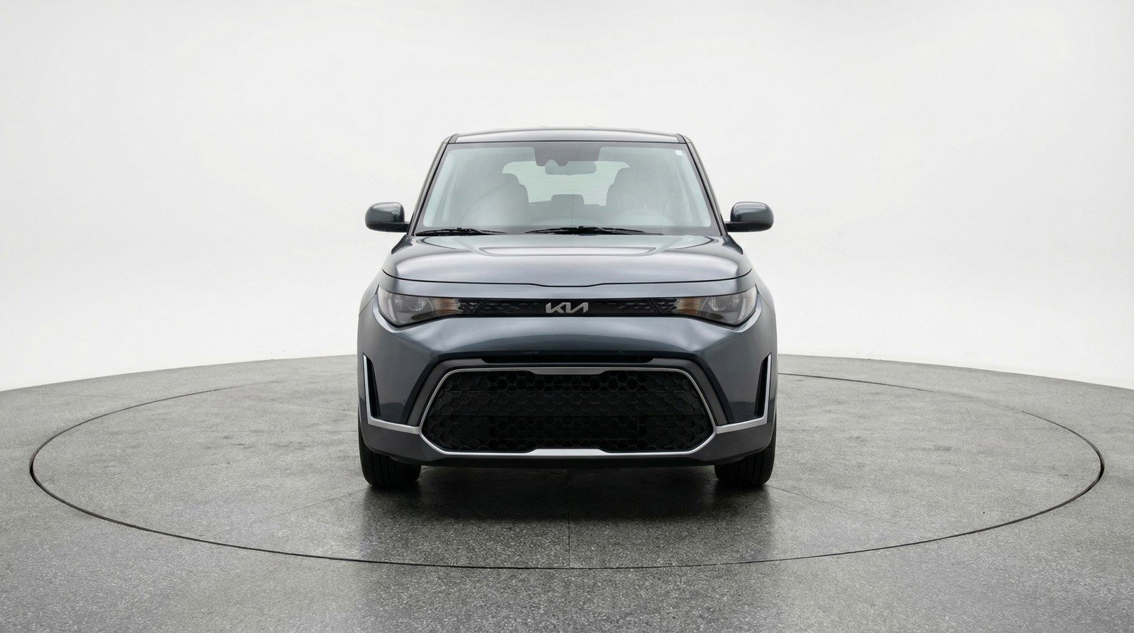 Used 2025 Kia Soul LX w/ LX Technology Package FWD image 2