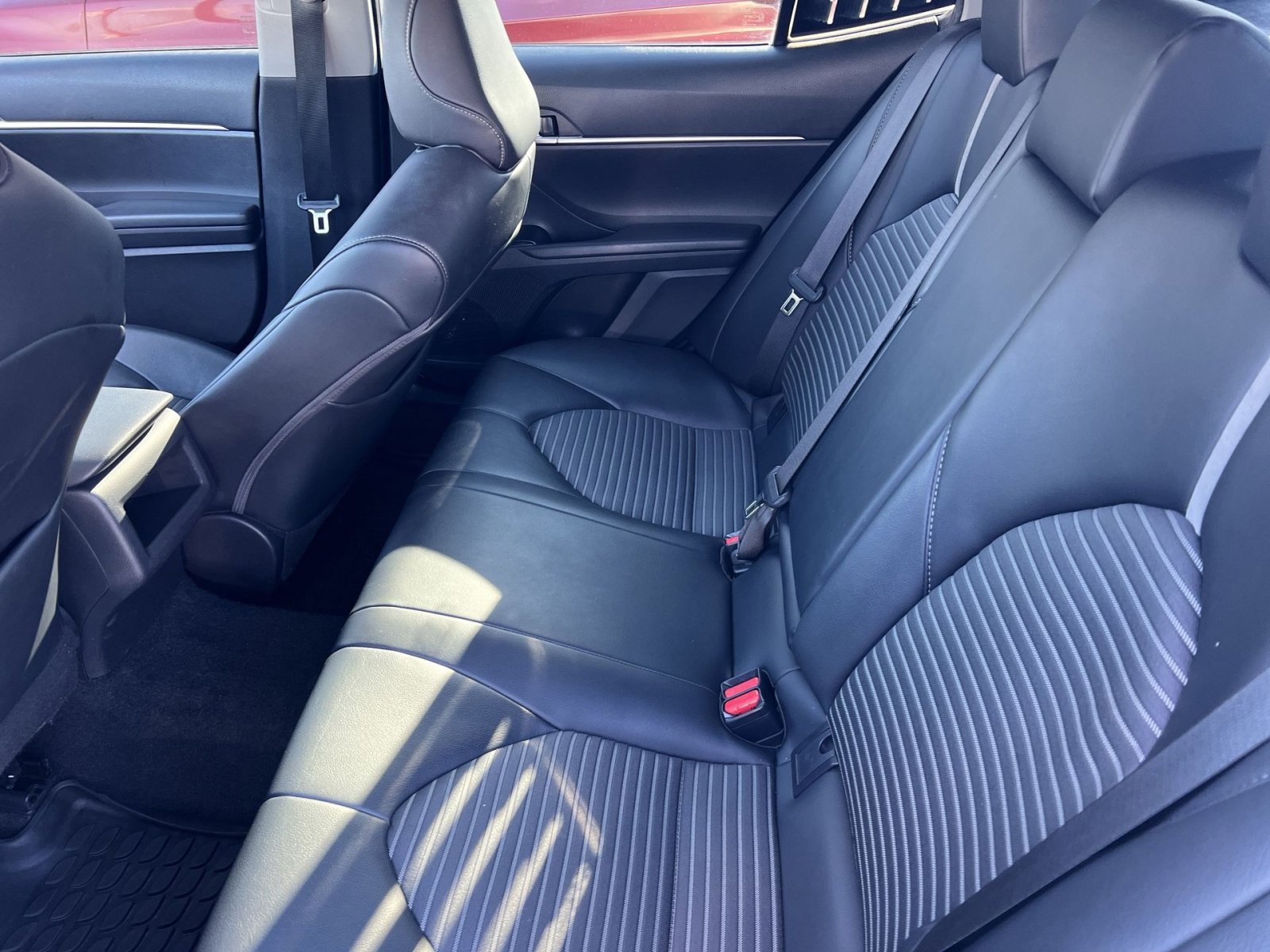 Used 2020 Toyota Camry SE image 21