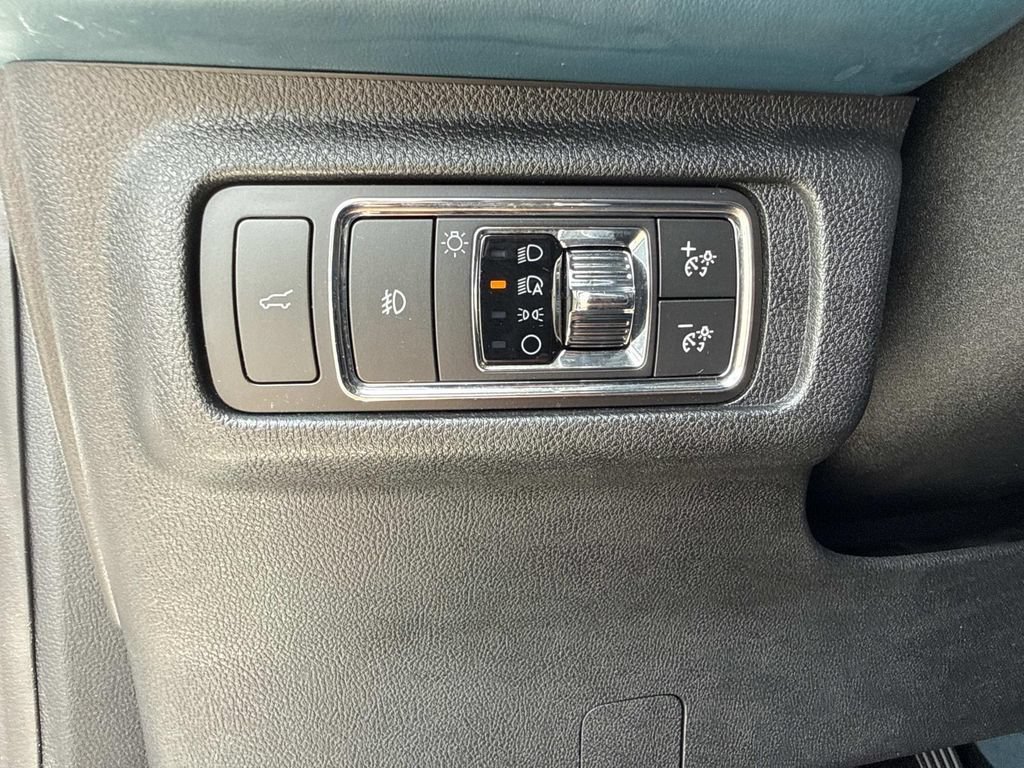 Certified 2020 Lincoln Corsair Reserve w/ Beyond Blue Interior Package FWD image 36