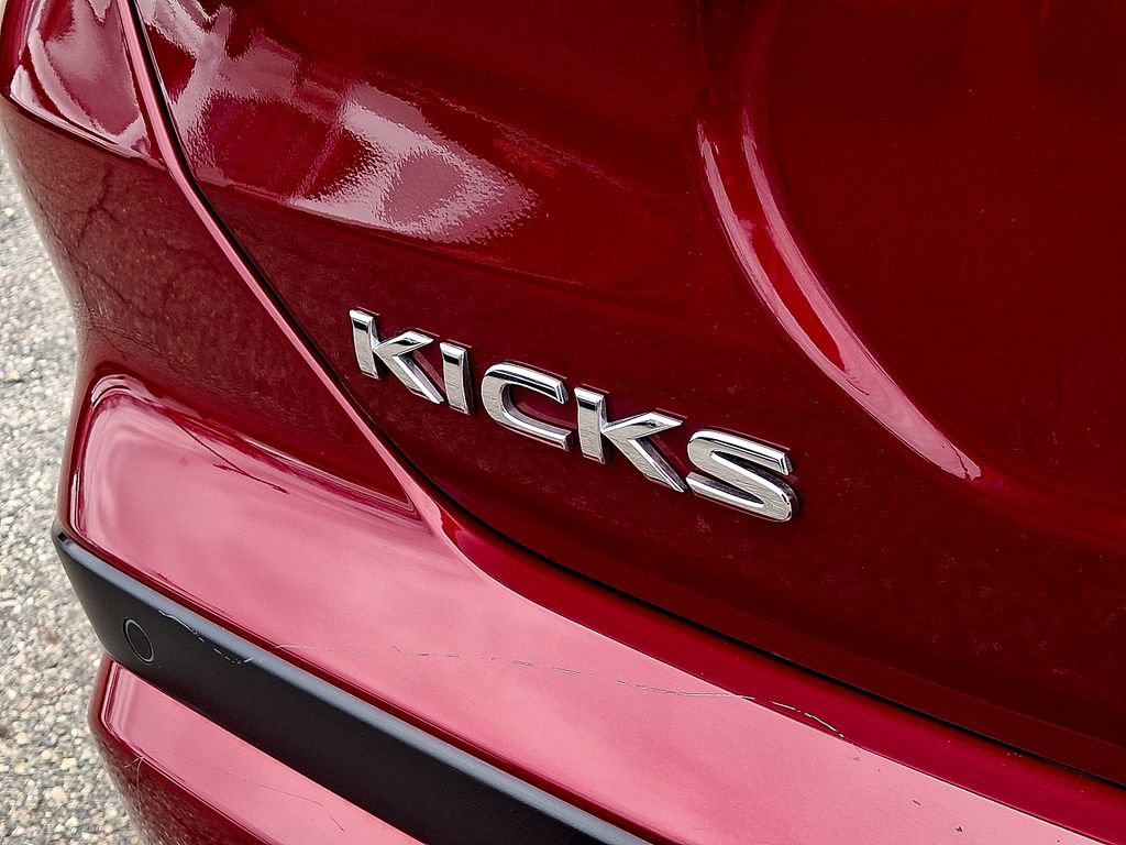 Used 2023 Nissan Kicks SR FWD image 28