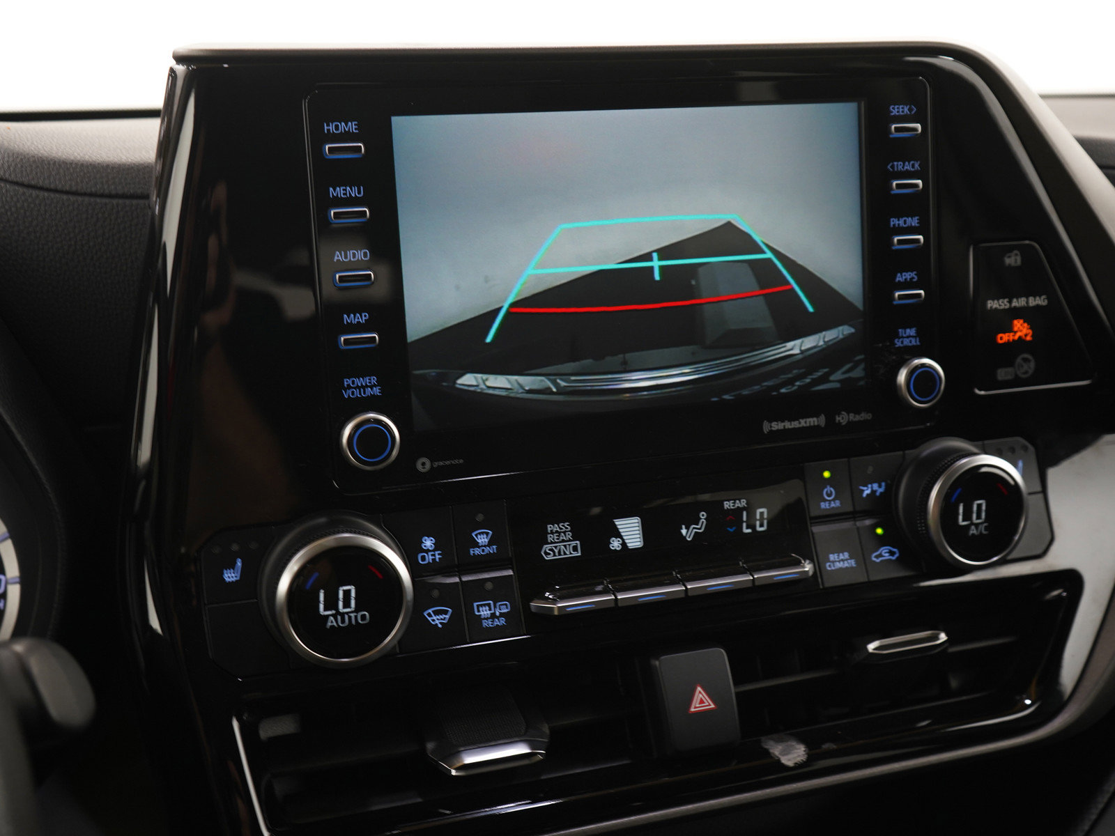 Used 2022 Toyota Highlander LE image 26