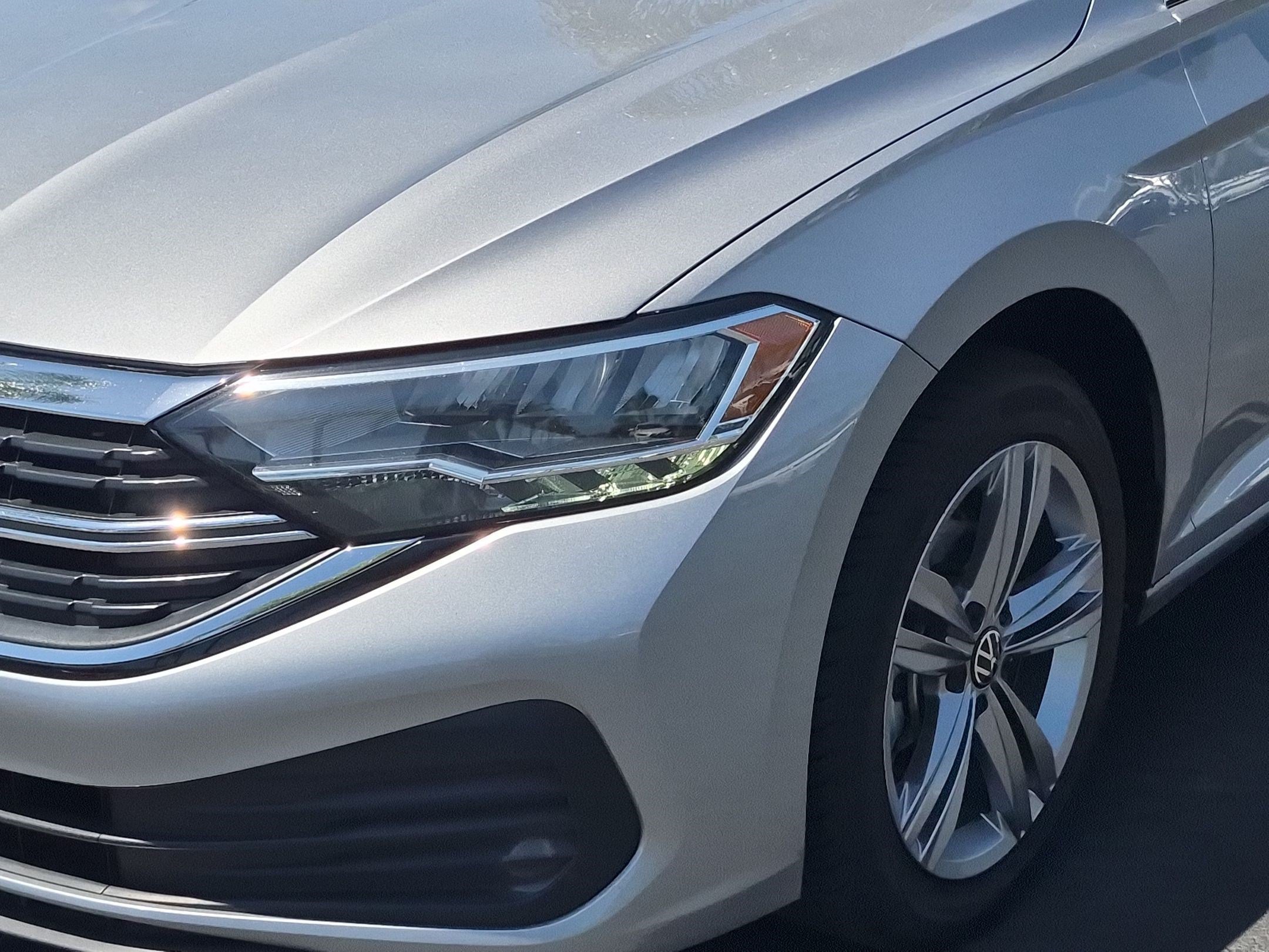 Used 2022 Volkswagen Jetta SE w/ Panoramic Sunroof Package FWD image 6