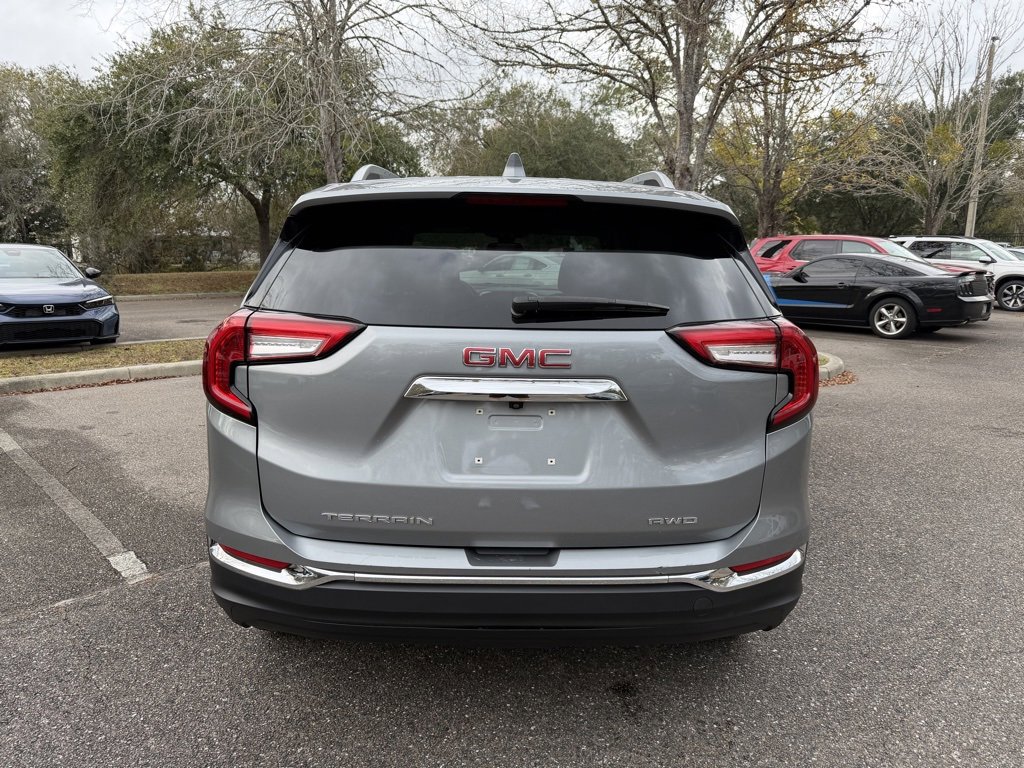Used 2024 GMC Terrain SLT image 5