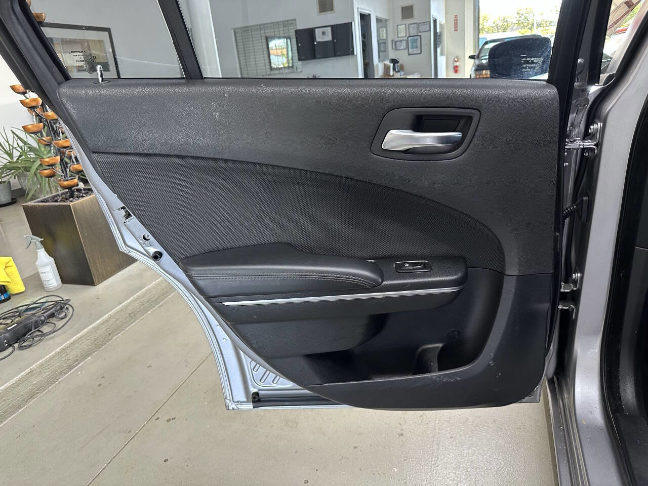 Used 2015 Dodge Charger SE image 12