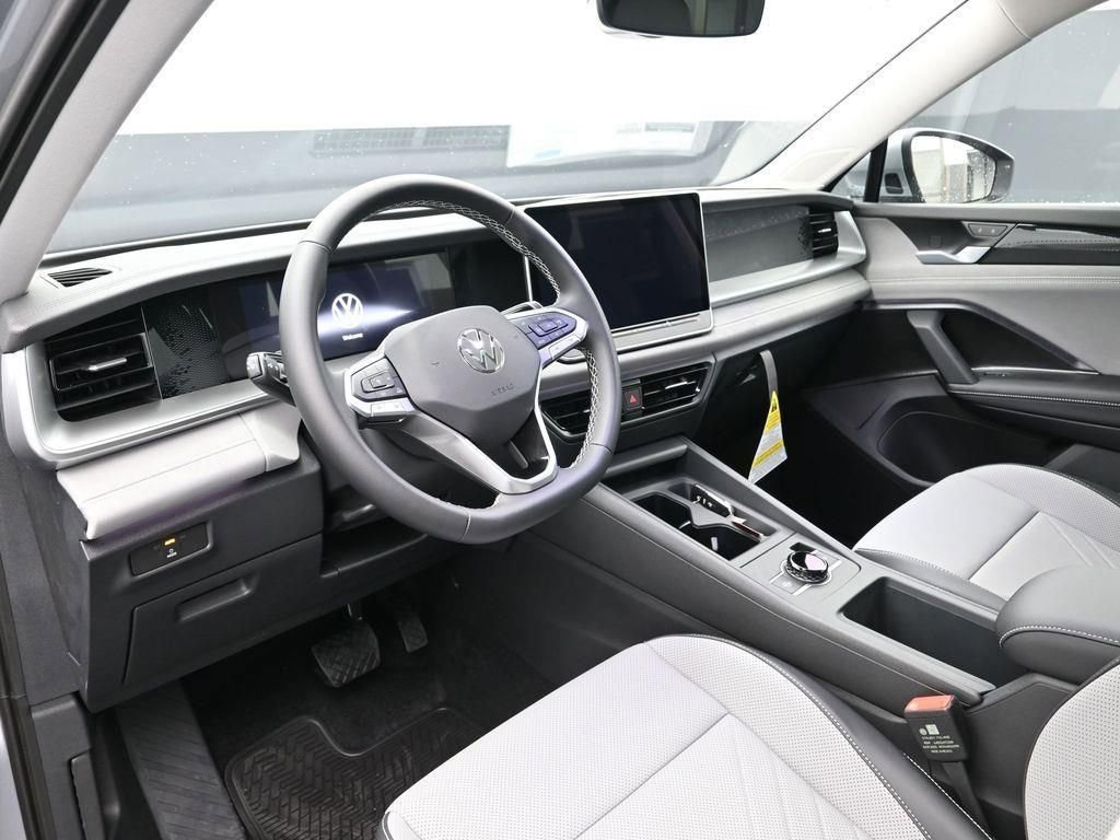 New 2026 Volkswagen Tiguan SE image 7