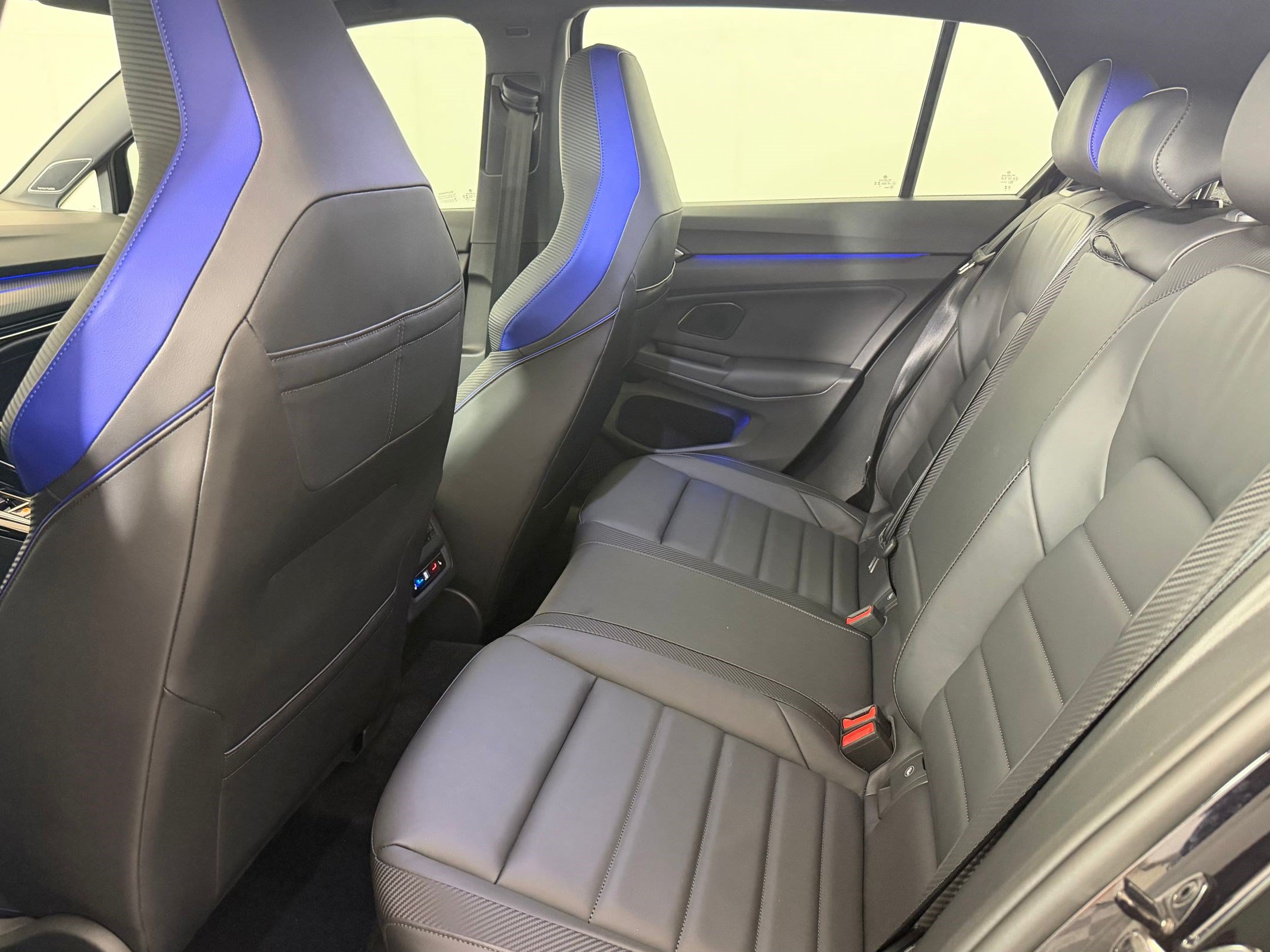 Used 2023 Volkswagen Golf R AWD/4WD image 18