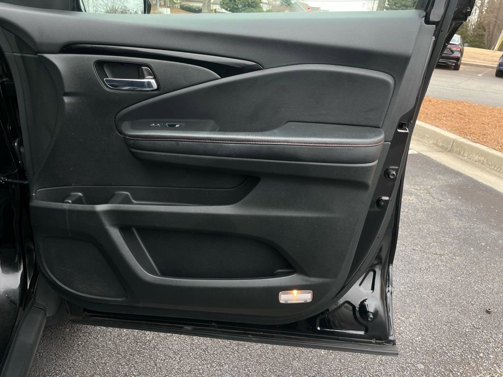 Certified 2023 Honda Ridgeline Black Edition image 30
