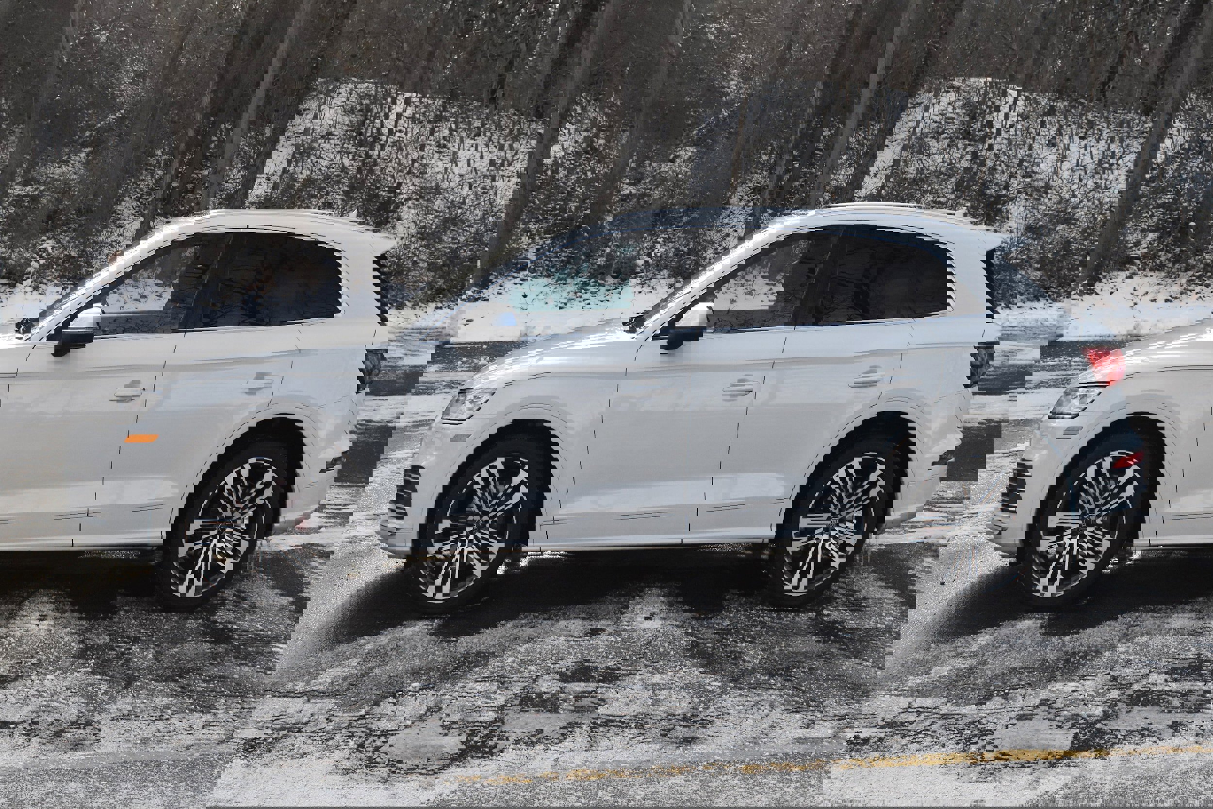 Used 2020 Audi SQ5 Premium Plus w/ Premium Plus Package image 3