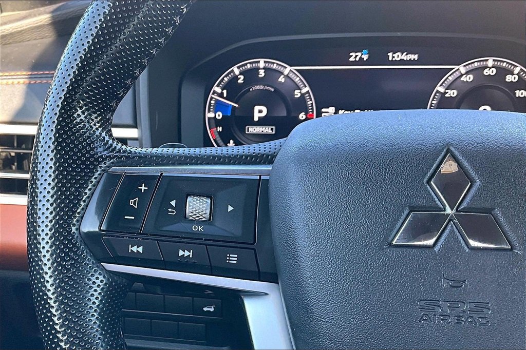 Used 2022 Mitsubishi Outlander SEL image 18