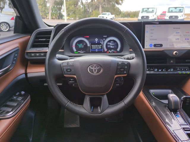 Used 2025 Toyota Crown Signia image 18