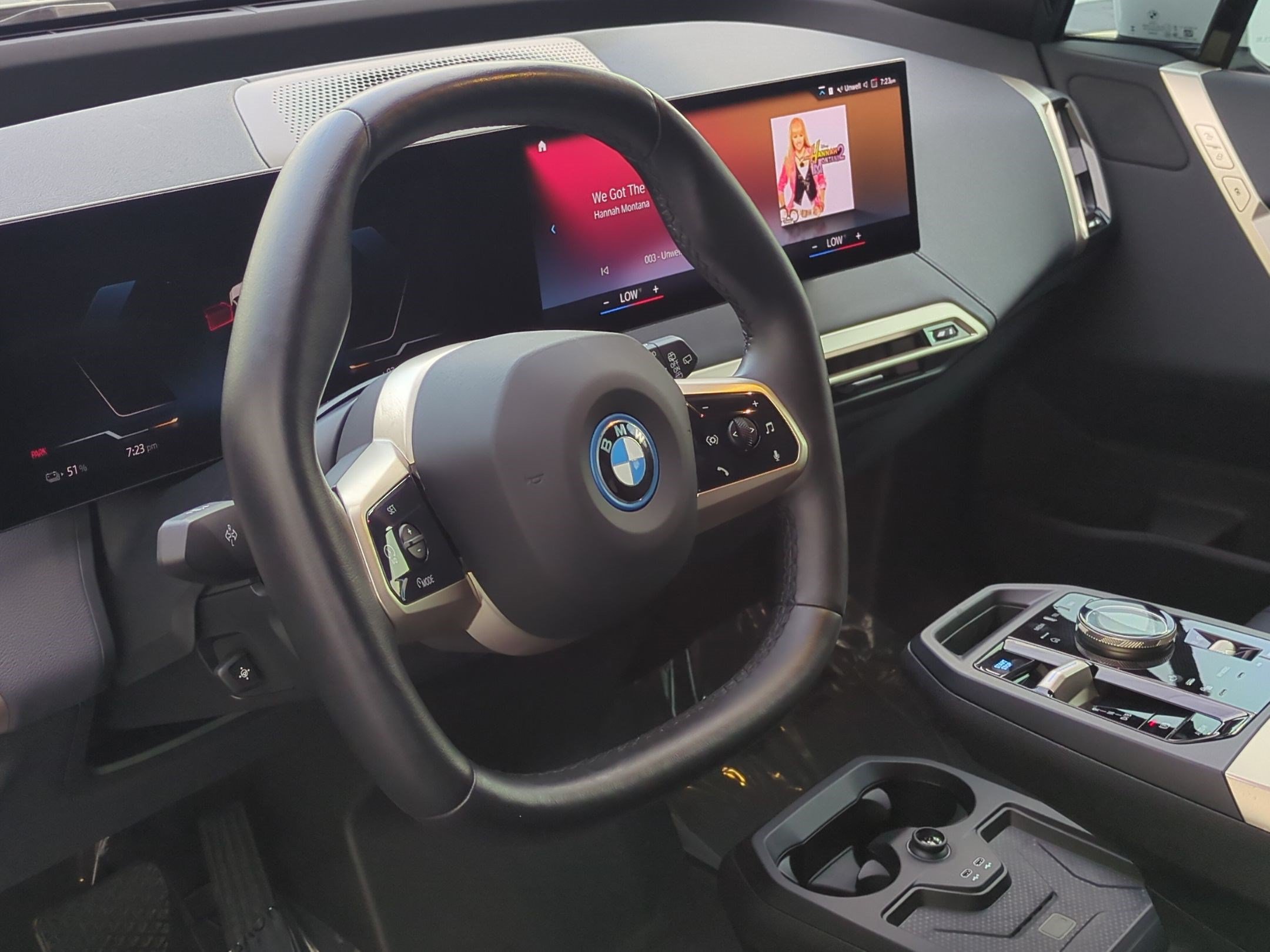 Certified 2022 BMW iX xDrive50 AWD/4WD image 18