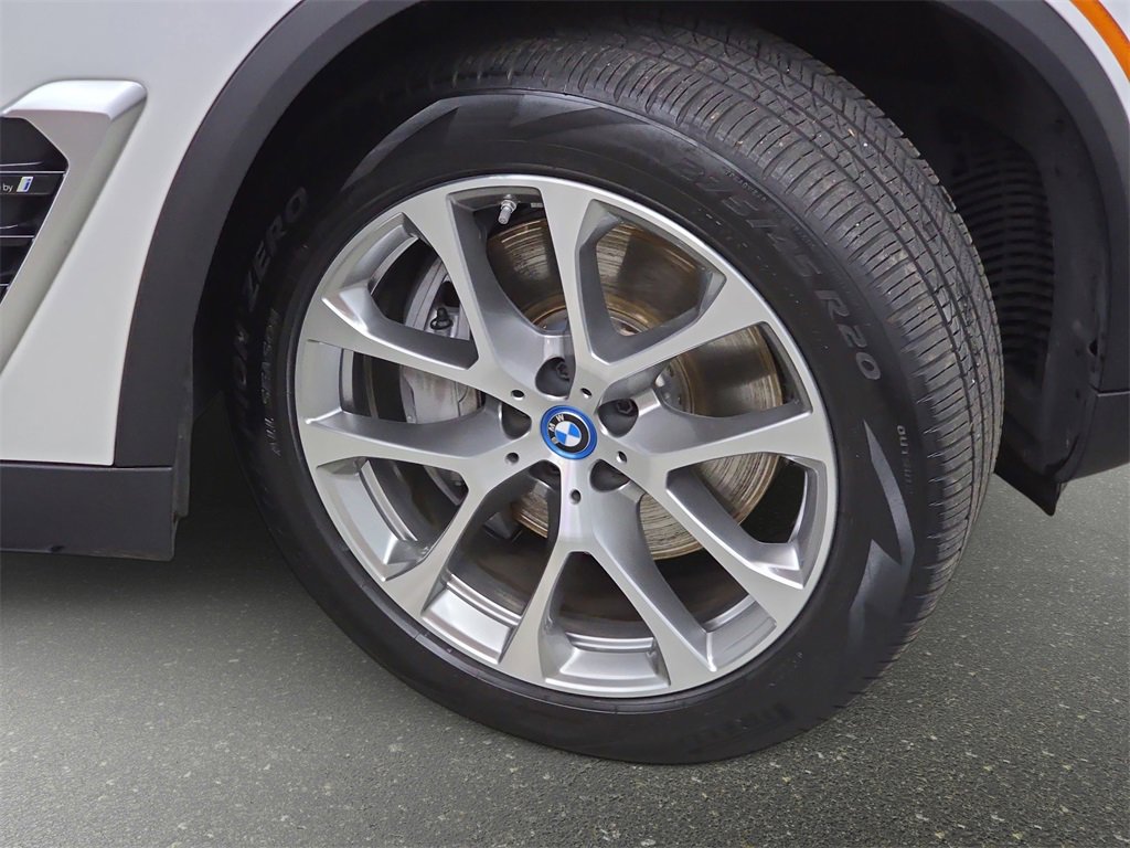 Used 2024 BMW X5 xDrive50e w/ Parking Assistance Package image 34