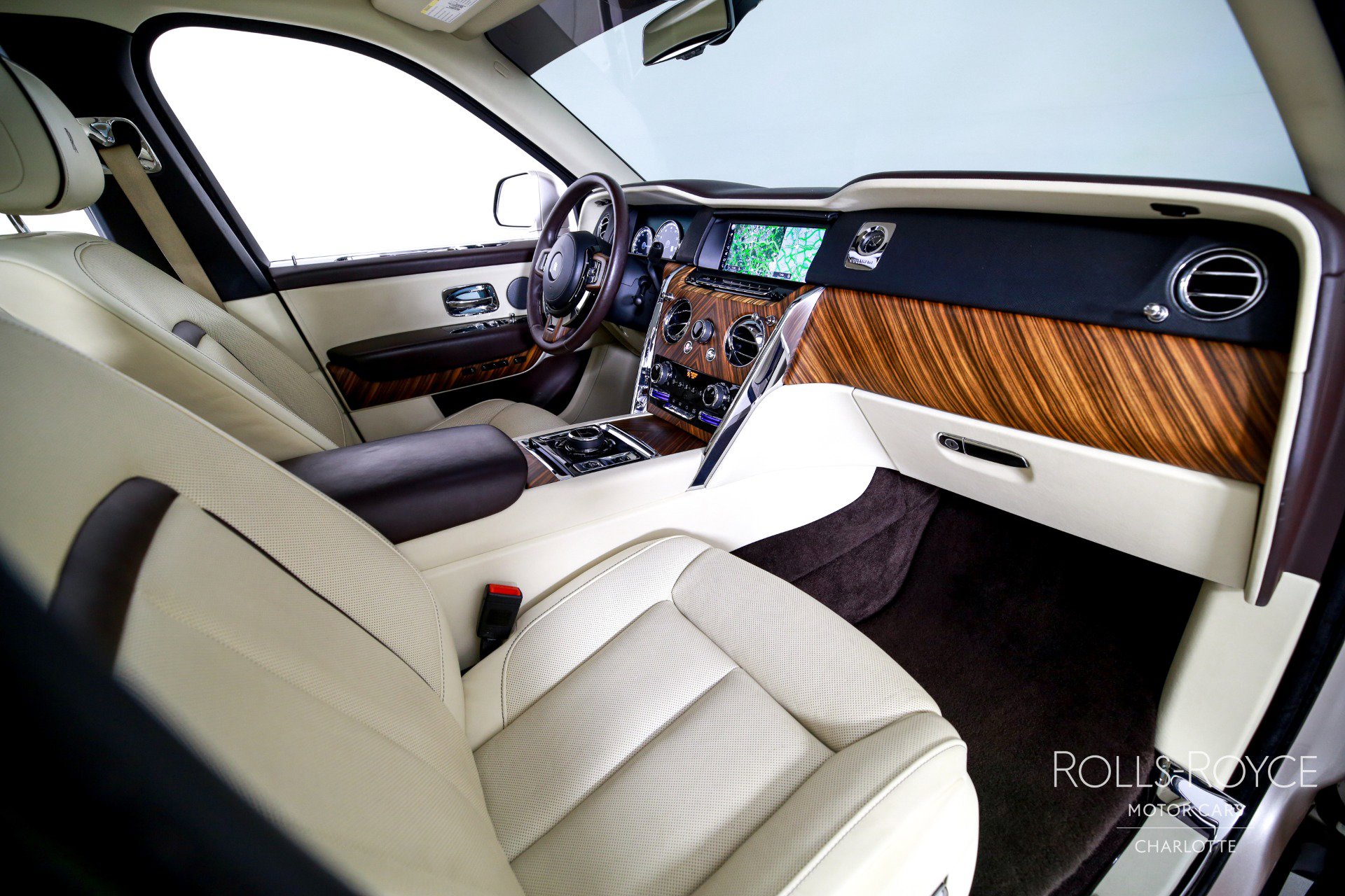 Used 2019 Rolls-Royce Cullinan image 34