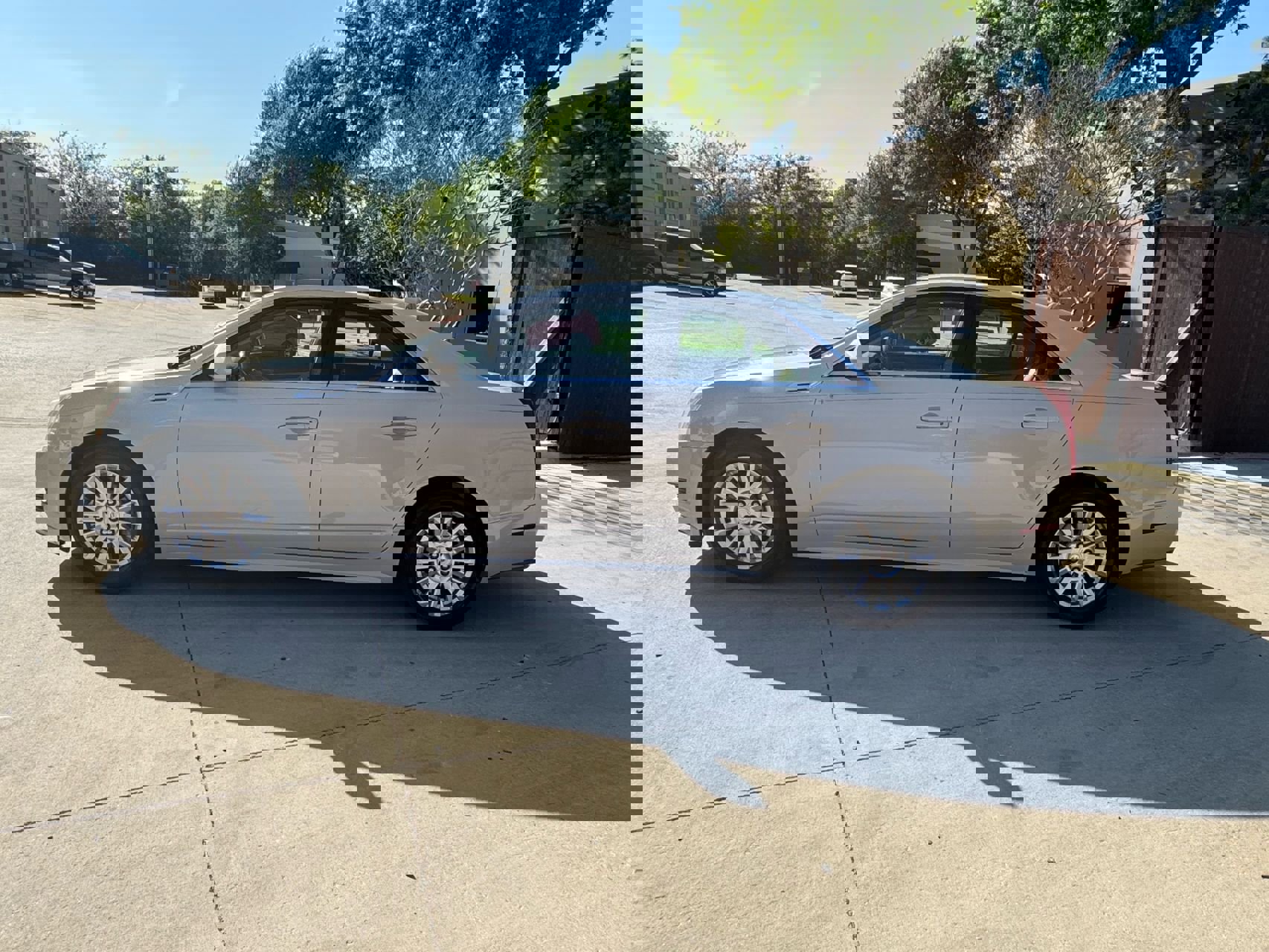 Used 2010 Cadillac CTS Luxury image 4