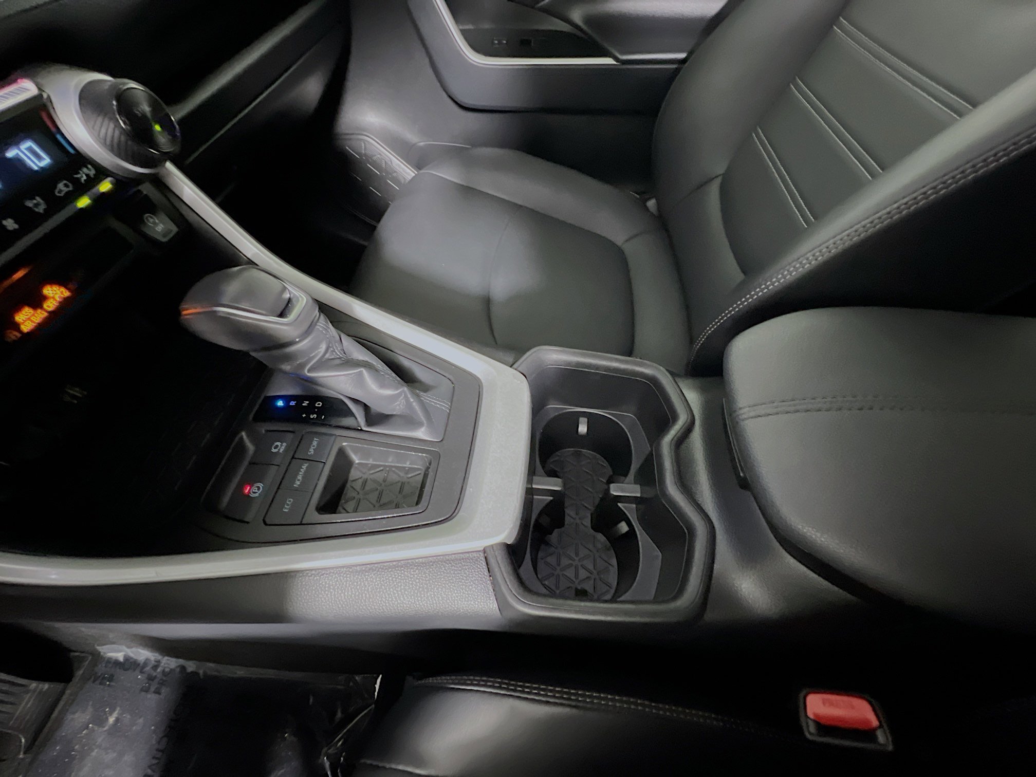 Used 2024 Toyota RAV4 XLE Premium image 25