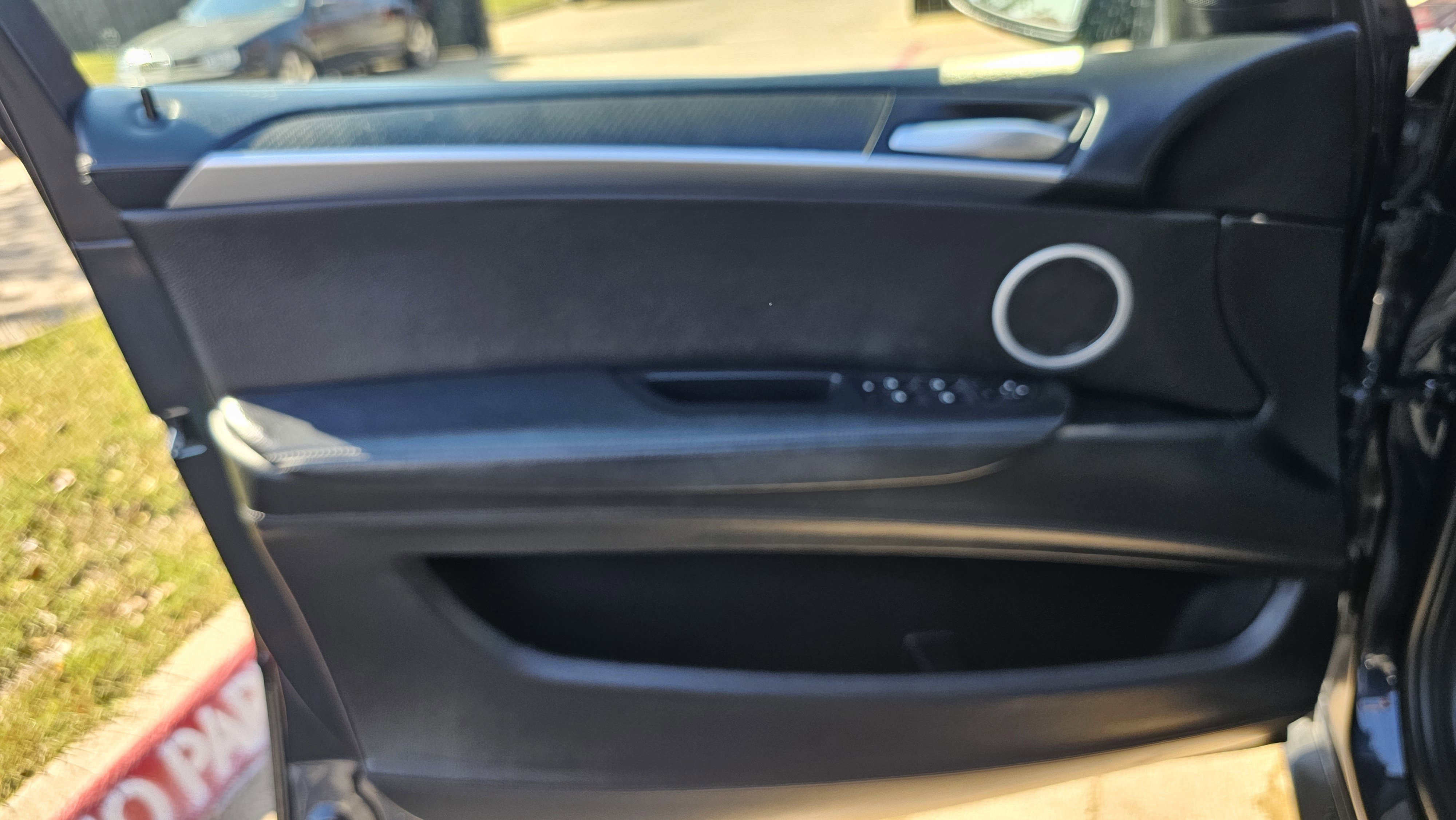 Used 2012 BMW X5 M w/ Active Ventilated Seat Pkg image 28