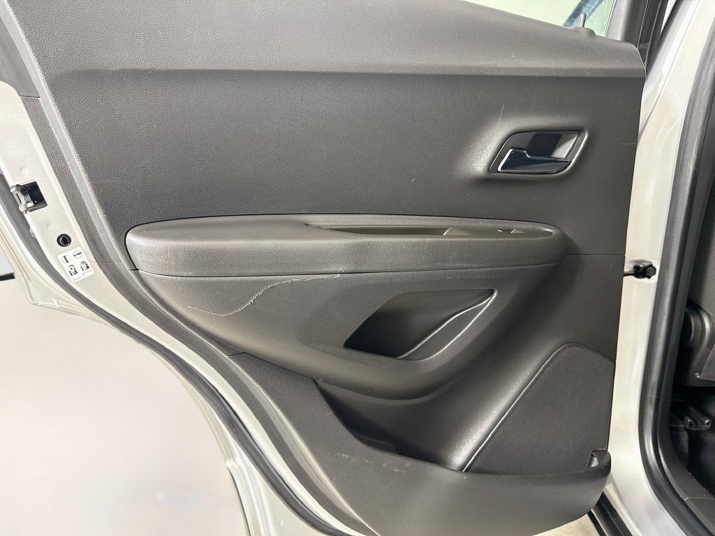 Used 2017 Chevrolet Trax LS FWD image 23