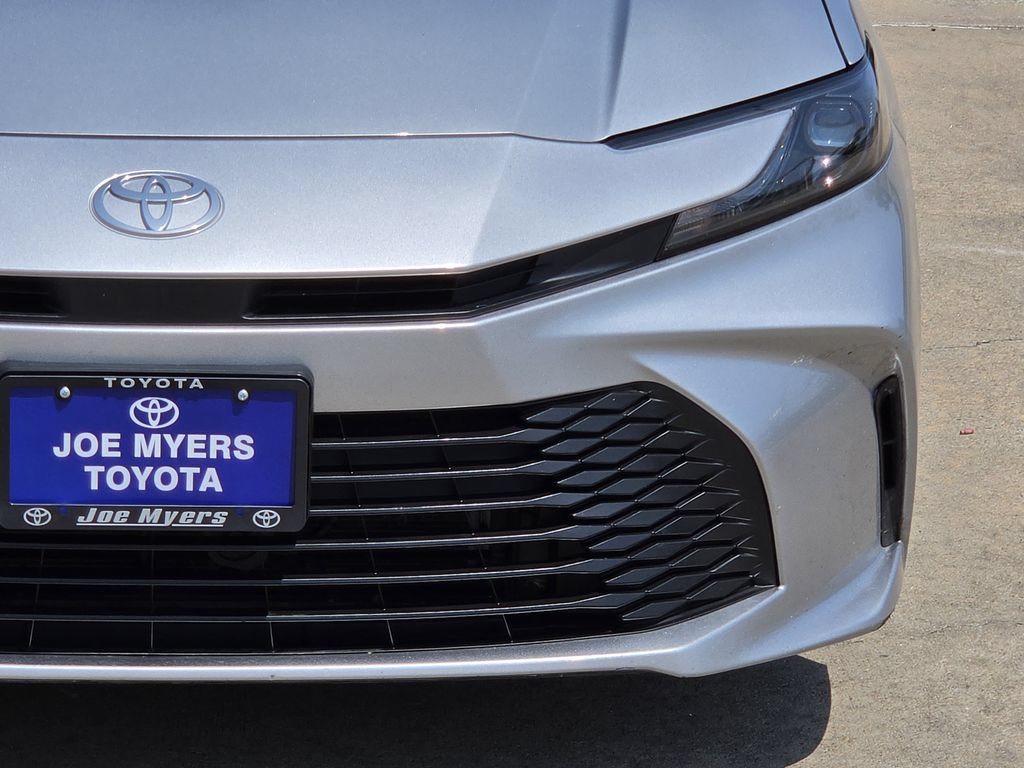 Used 2025 Toyota Camry LE FWD image 4