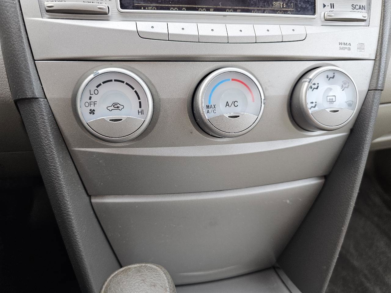 Used 2010 Toyota Camry LE image 50