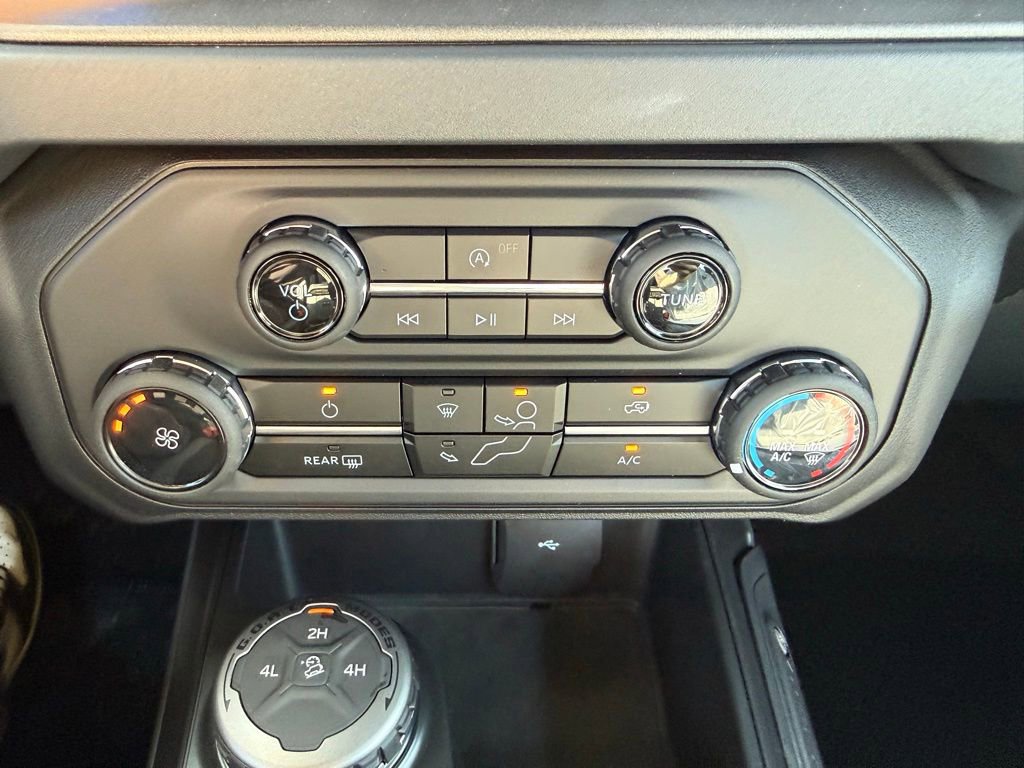 New 2026 Ford Bronco 2-Door AWD/4WD image 24