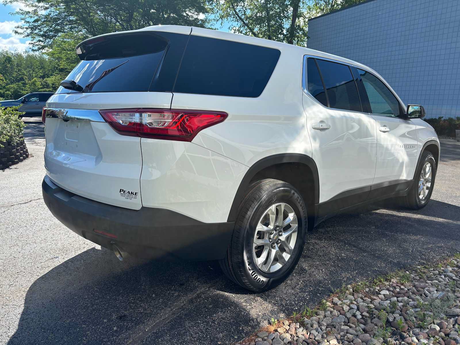 Used 2021 Chevrolet Traverse LS AWD/4WD image 8