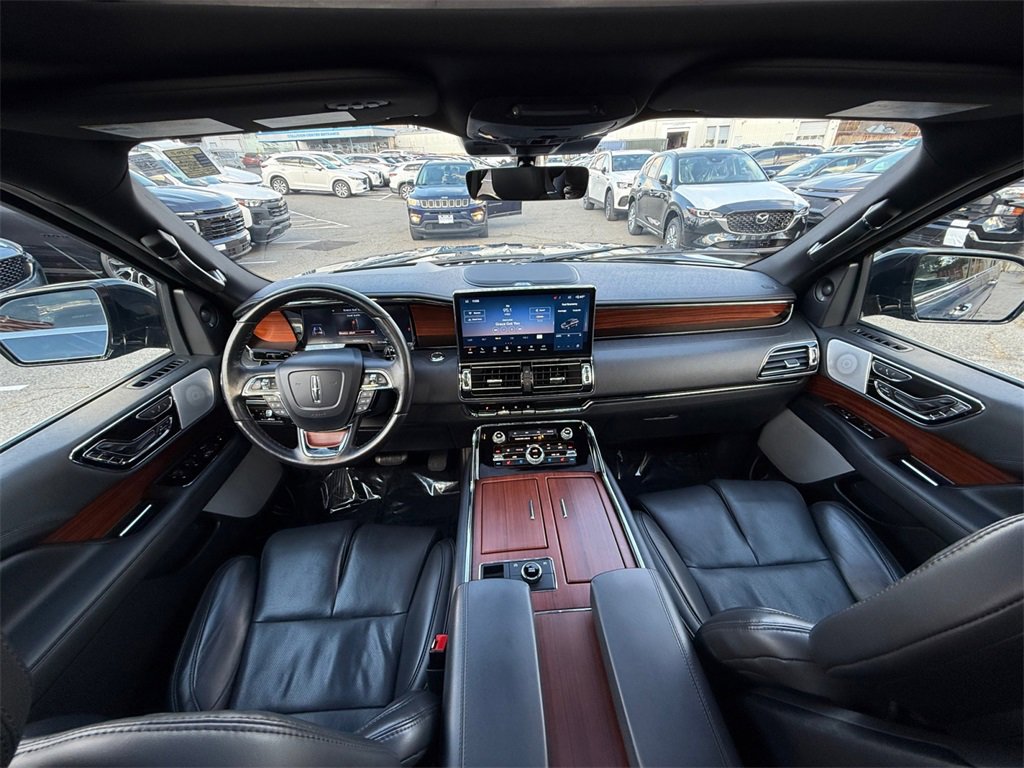 Used 2023 Lincoln Navigator Reserve image 21