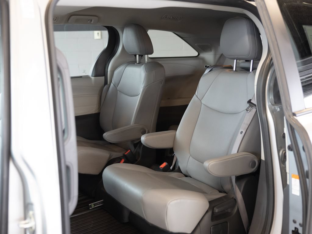 Certified 2024 Toyota Sienna XLE w/ XLE Plus Package FWD image 9