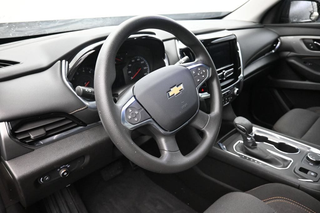 Used 2021 Chevrolet Traverse LS FWD image 18