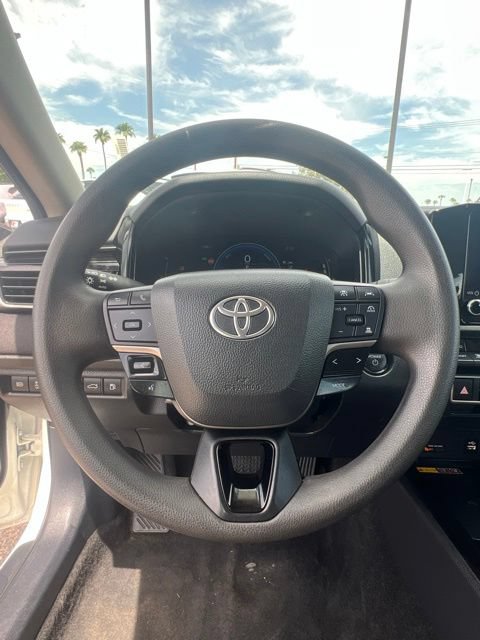 Used 2025 Toyota Camry LE FWD image 10