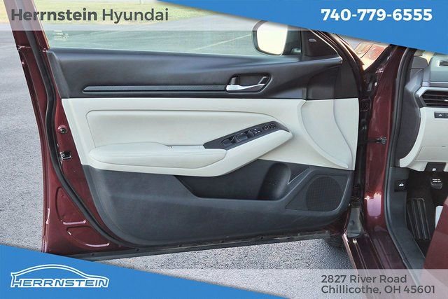 Used 2024 Nissan Altima 2.5 SV image 17