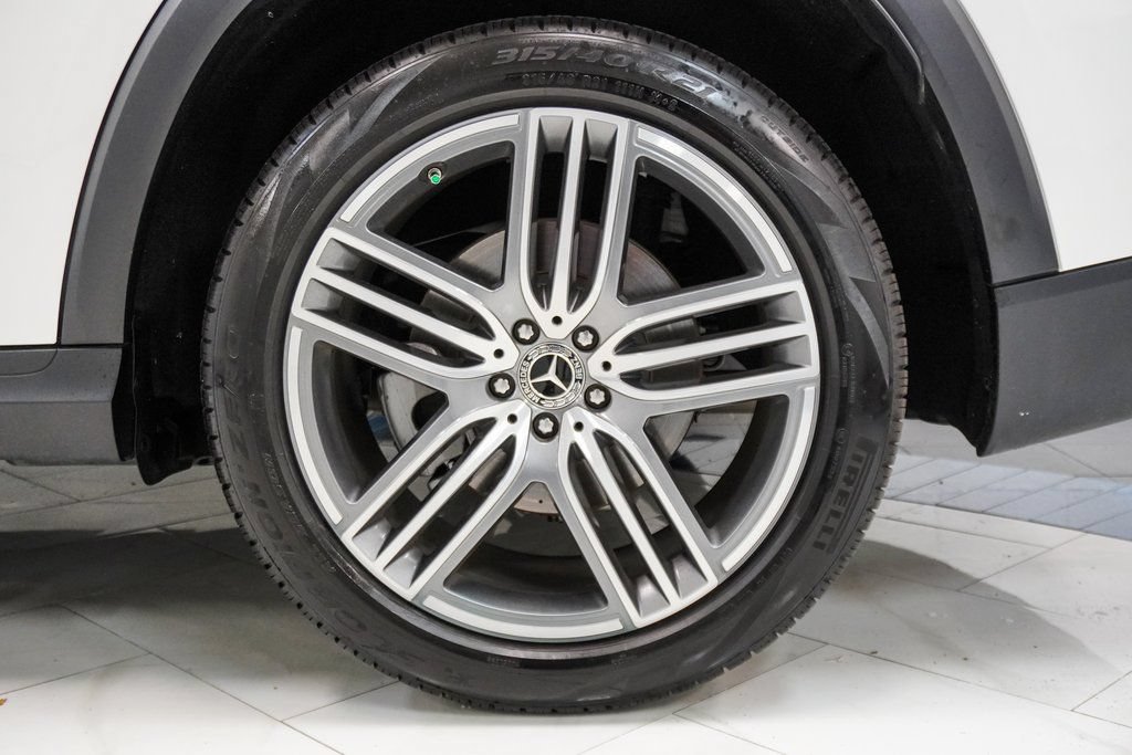 Used 2024 Mercedes-Benz GLS 450 4MATIC image 11