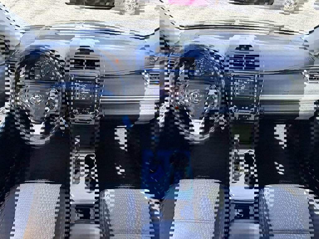 Used 2013 Toyota Camry SE image 12