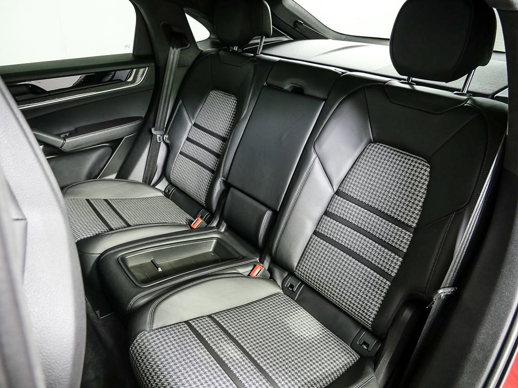 Certified 2024 Porsche Cayenne Coupe AWD/4WD image 19