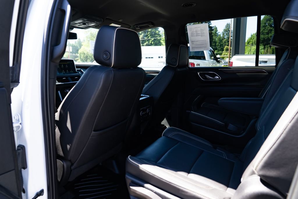 Used 2023 Chevrolet Suburban Premier AWD/4WD image 22